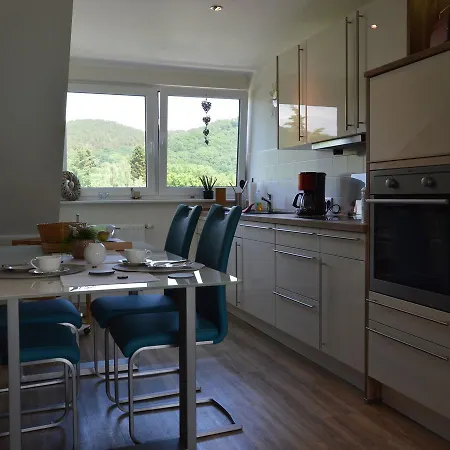 Modern Holiday In With Balcony Σπίτι διακοπών *
